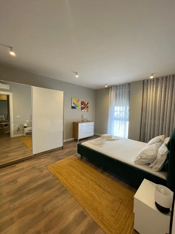 B4 Dusk Apartments R Vlore 0*,